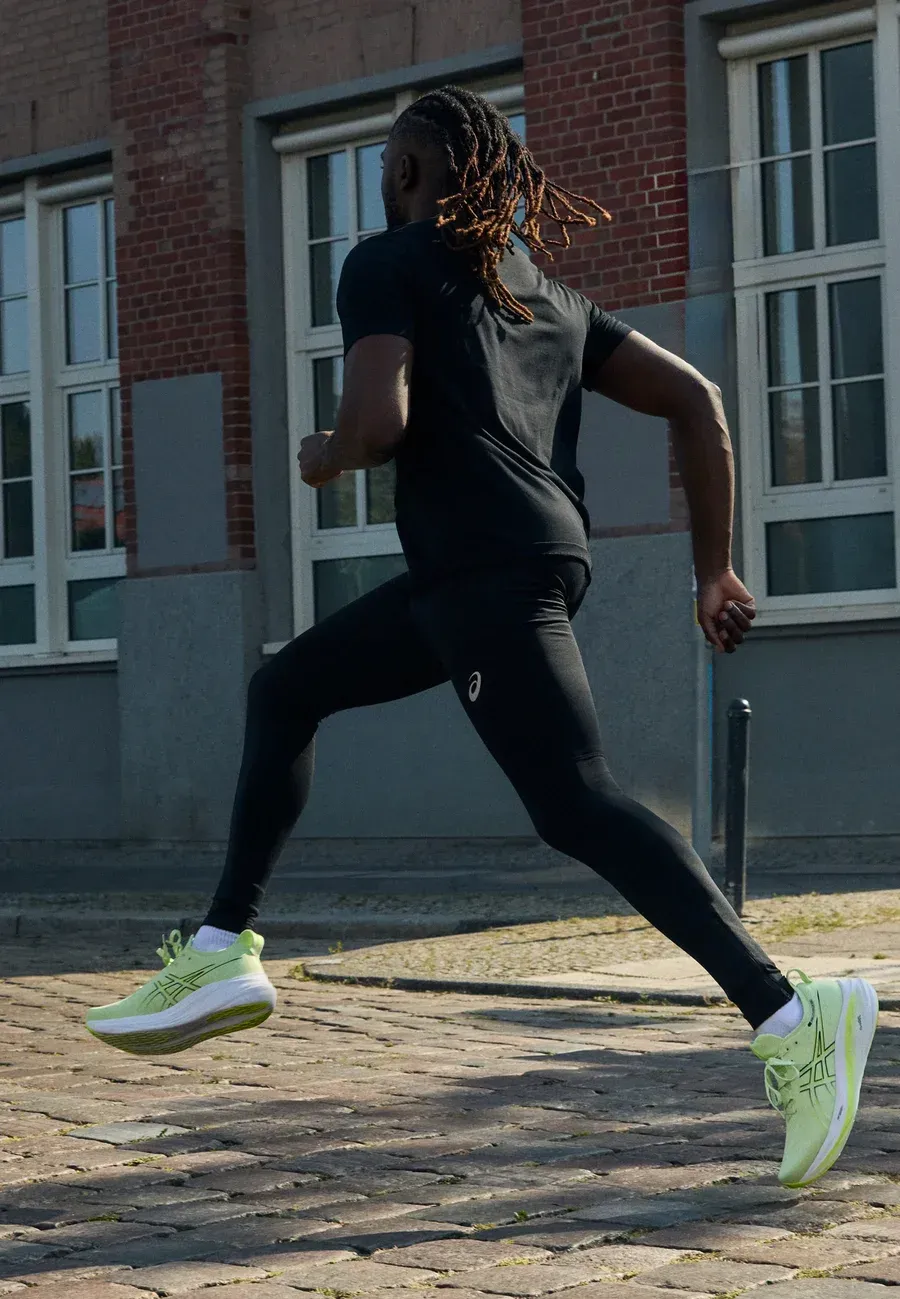 Фото № 3 с приближением к товару «‎GEL-NIMBUS 26»