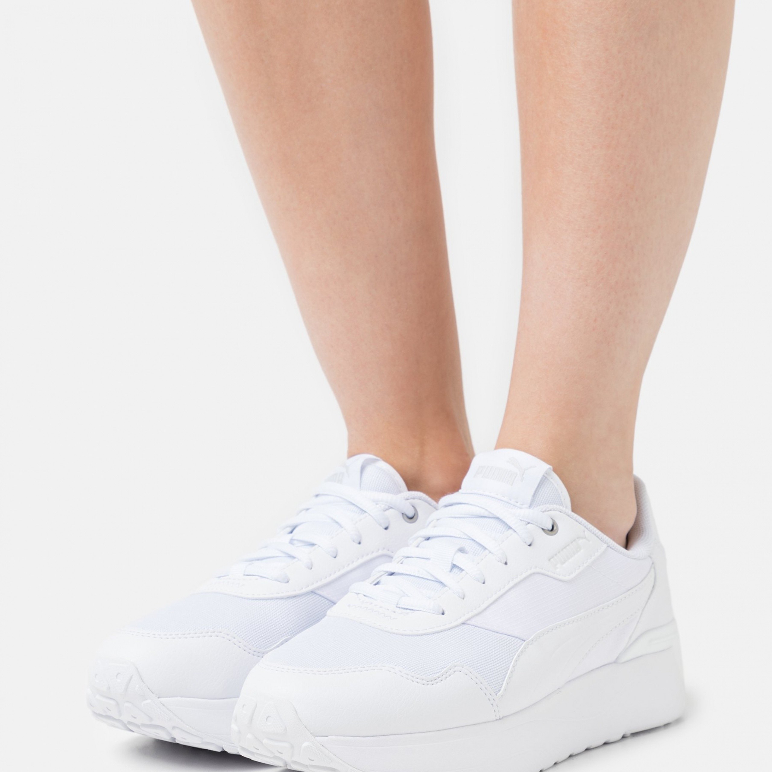 Фото № 2 с приближением к товару «‎Puma R78 Voyage »