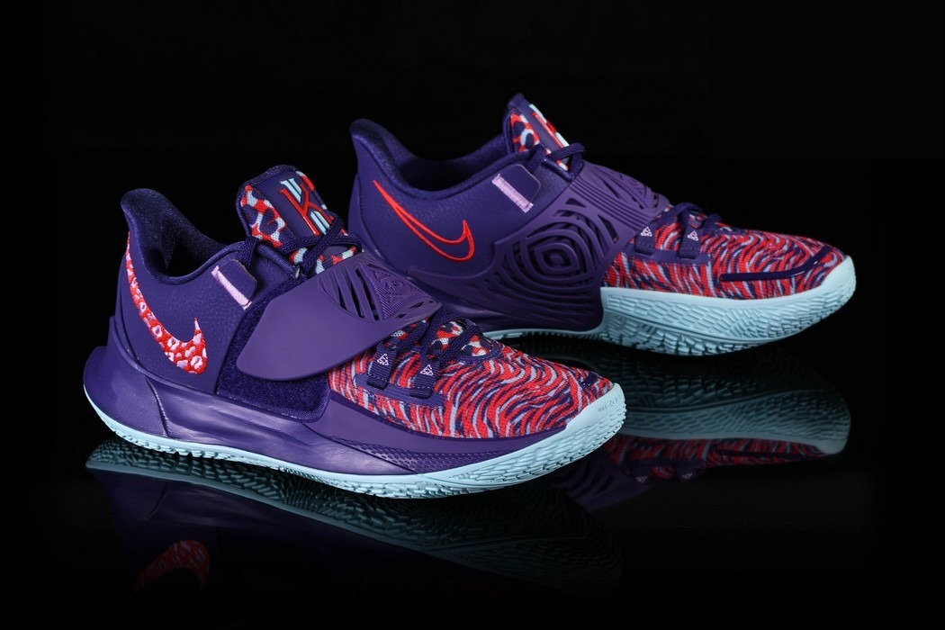 Фото № 3 с приближением к товару «‎Nike Kyrie 3 Orchid »