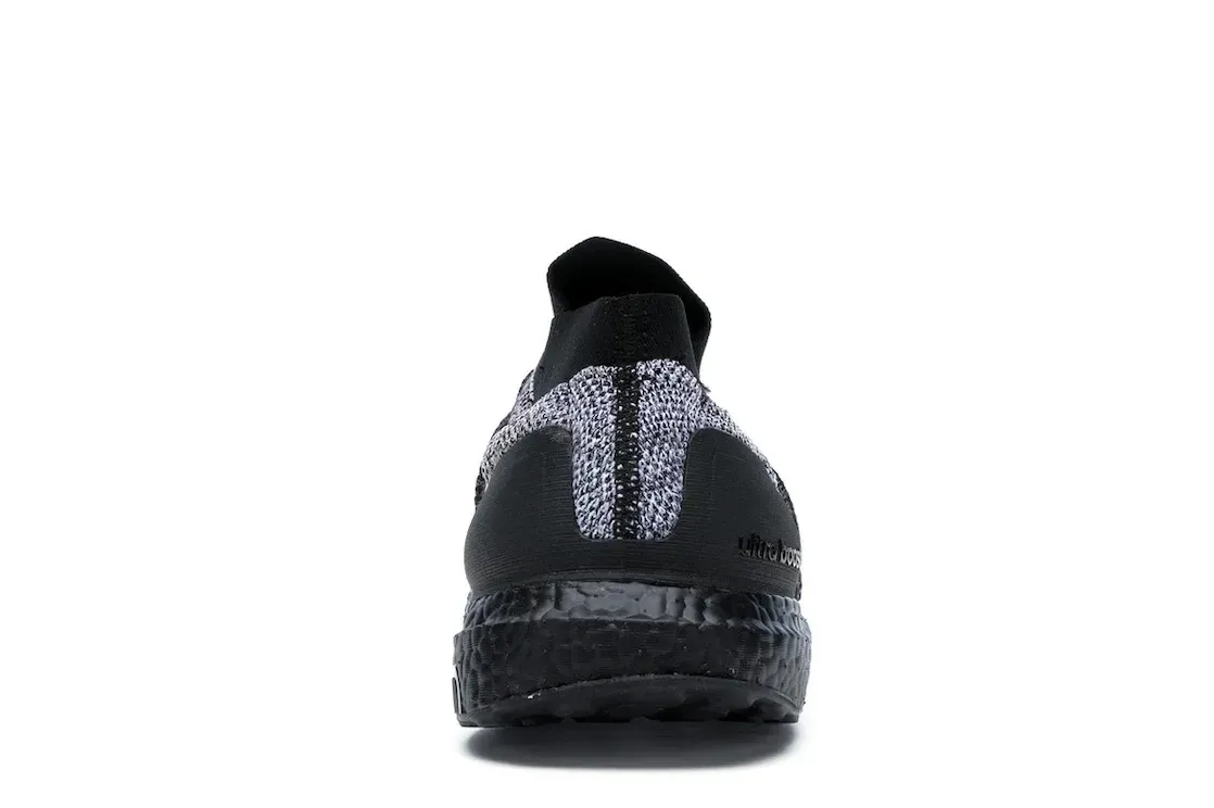 Фото № 4 с приближением к товару «‎adidas Ultra Boost Laceless Mid Black Oreo»
