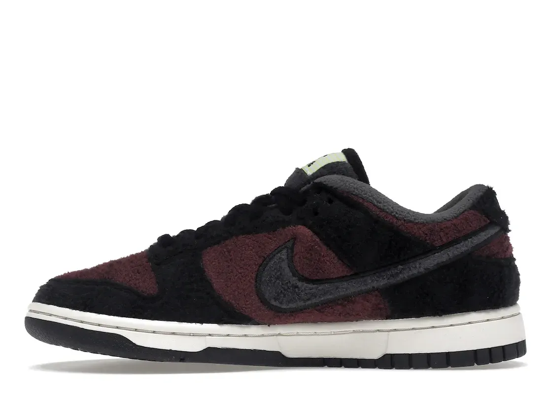 Фото № 3 с приближением к товару «‎Nike Dunk Low SE Fleece Pack Burgundy Crush »