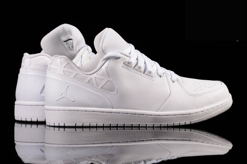 Фото № 4 с приближением к товару «‎Nike Air Jordan 1 Flight 3 »