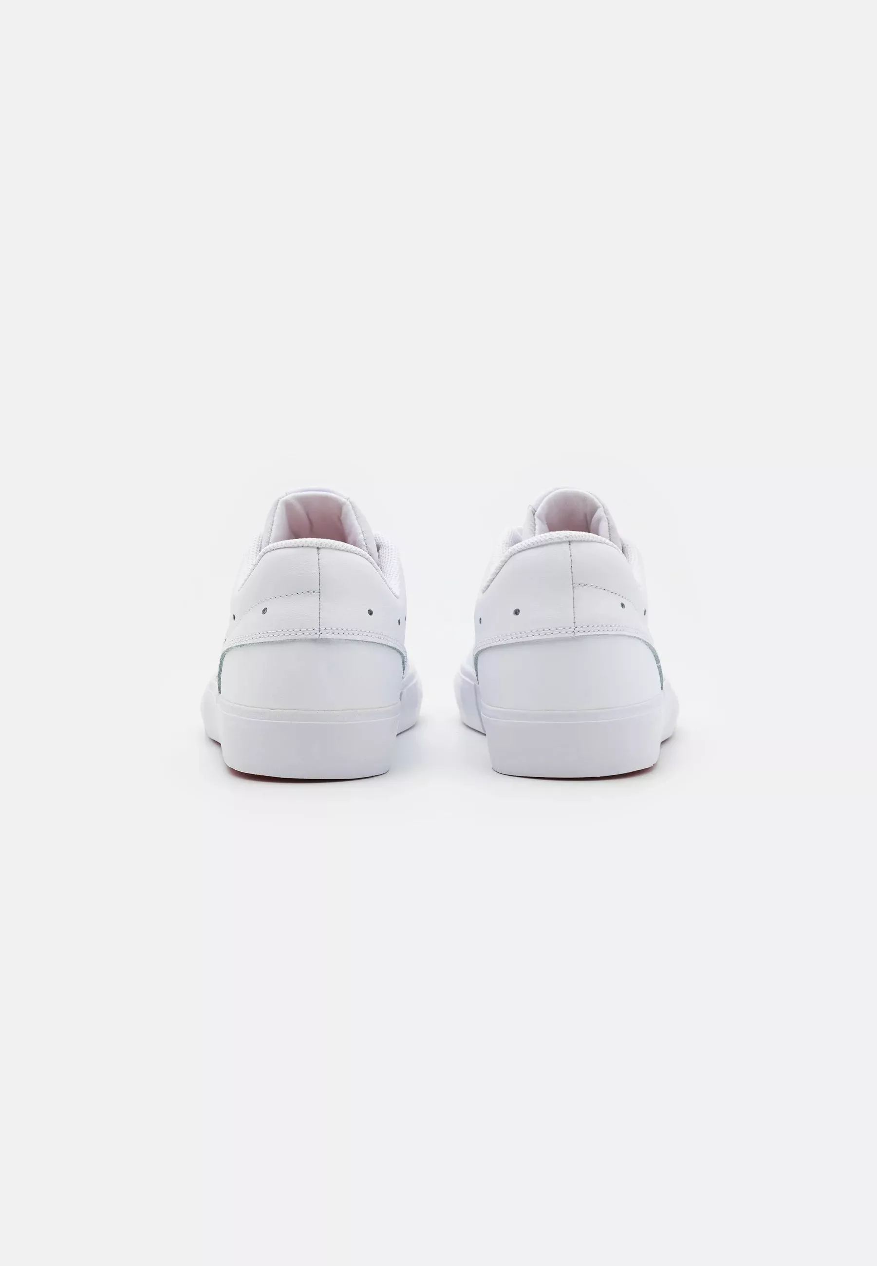 Фото № 3 с приближением к товару «‎JORDAN SERIES ES»