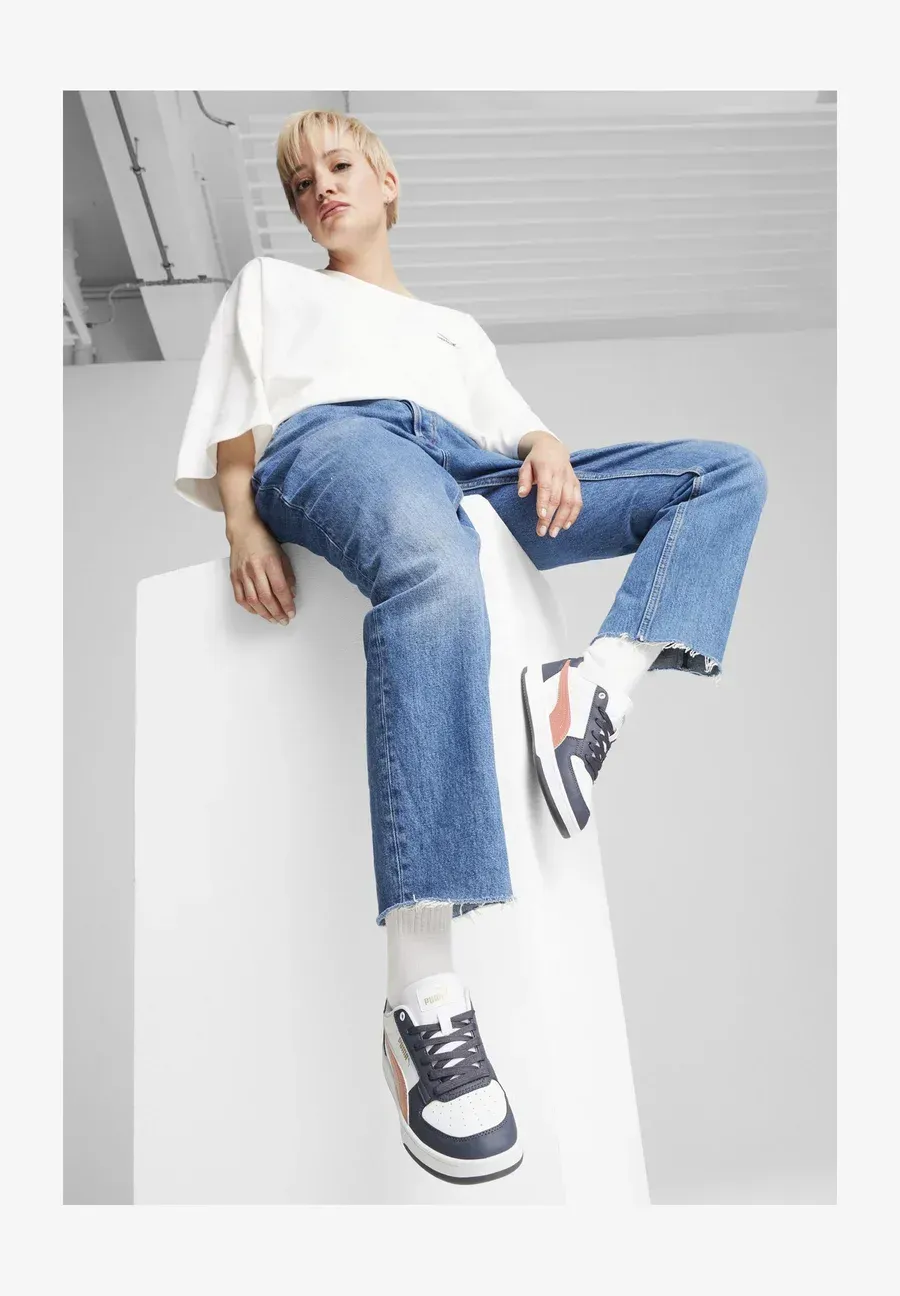 Фото № 2 с приближением к товару «‎CAVEN 2.0»