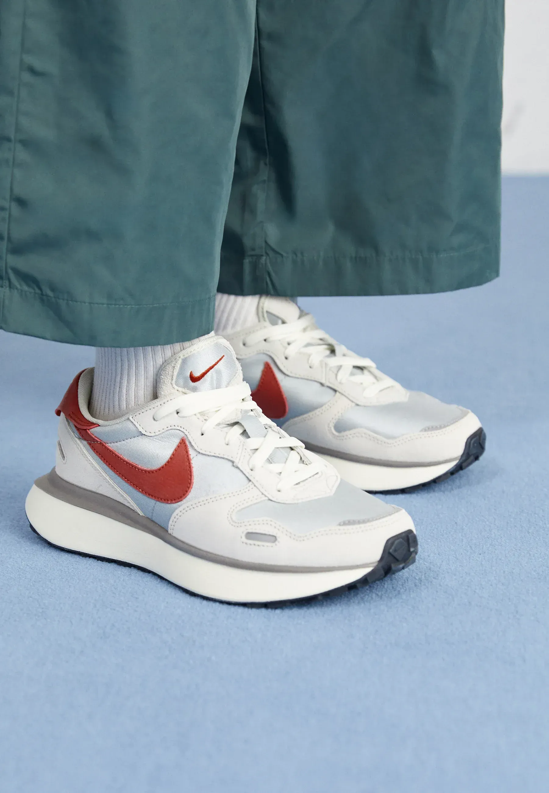 Фото № 2 с приближением к товару «‎PHOENIX WAFFLE»