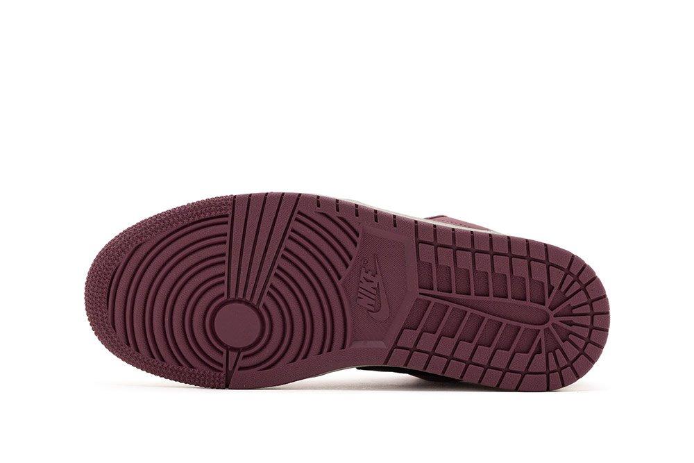 Фото № 5 с приближением к товару «‎Nike Air Jordan 1 Retro Wmns Mulberry »