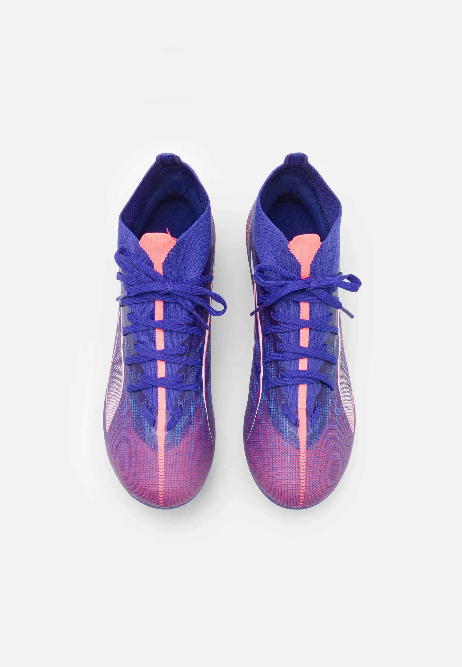 Фото № 4 с приближением к товару «‎ULTRA 5 MATCH LACELESS FG/AG»