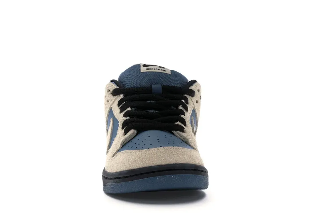 Фото № 2 с приближением к товару «‎Nike SB Dunk Low Light Cream Thunderstorm»