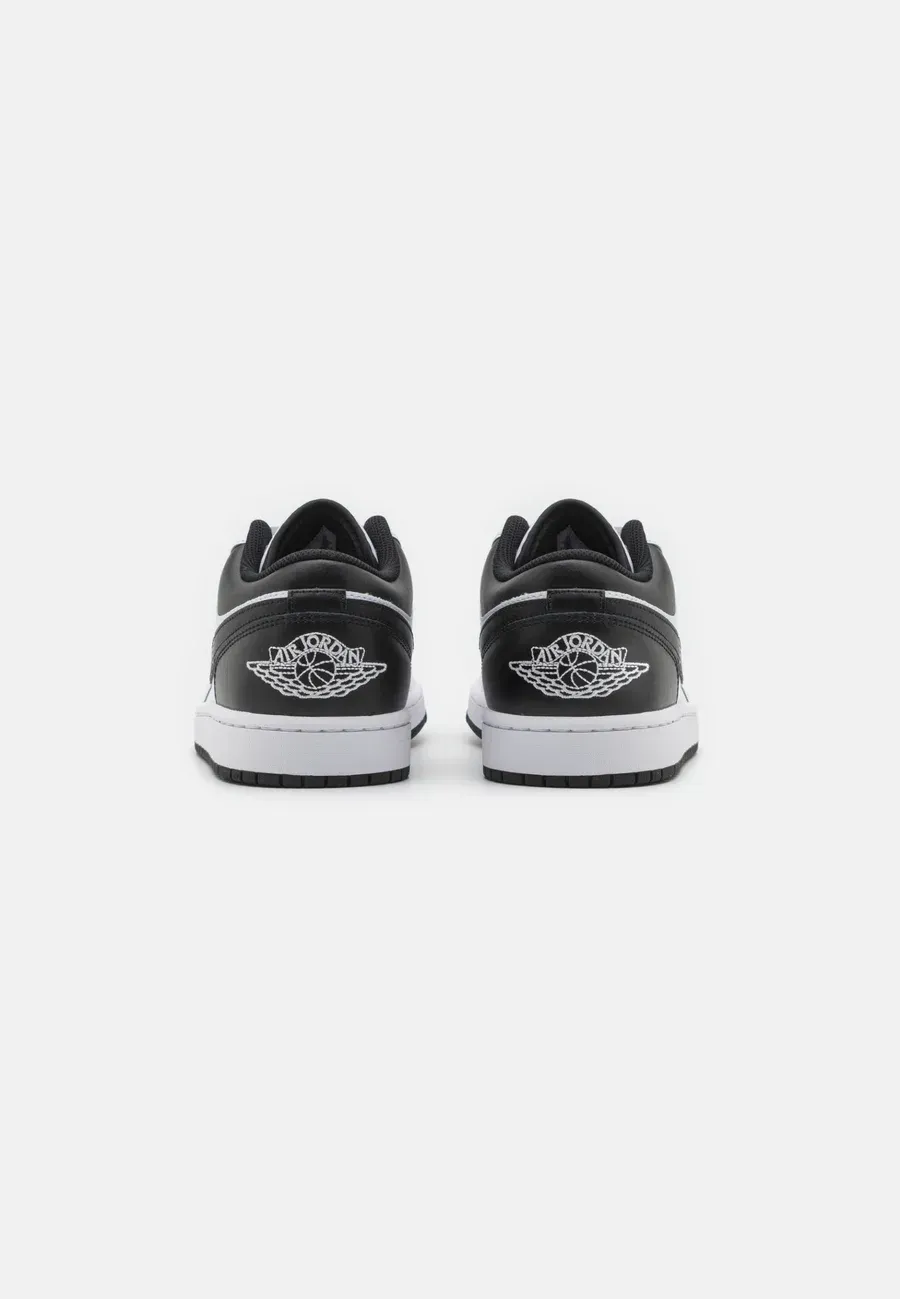 Фото № 3 с приближением к товару «‎AIR JORDAN 1 LOW»