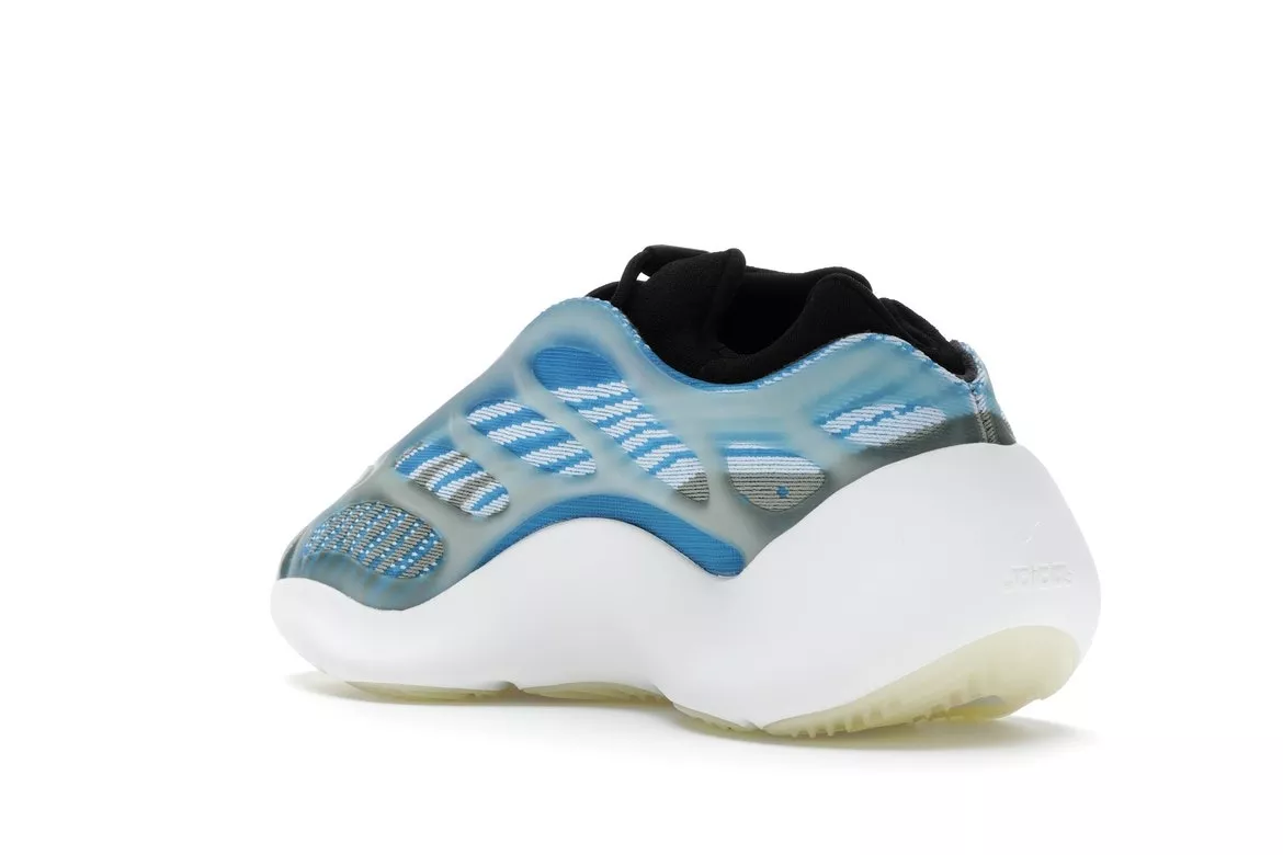 Фото № 3 с приближением к товару «‎adidas Yeezy 700 V3 Arzareth»