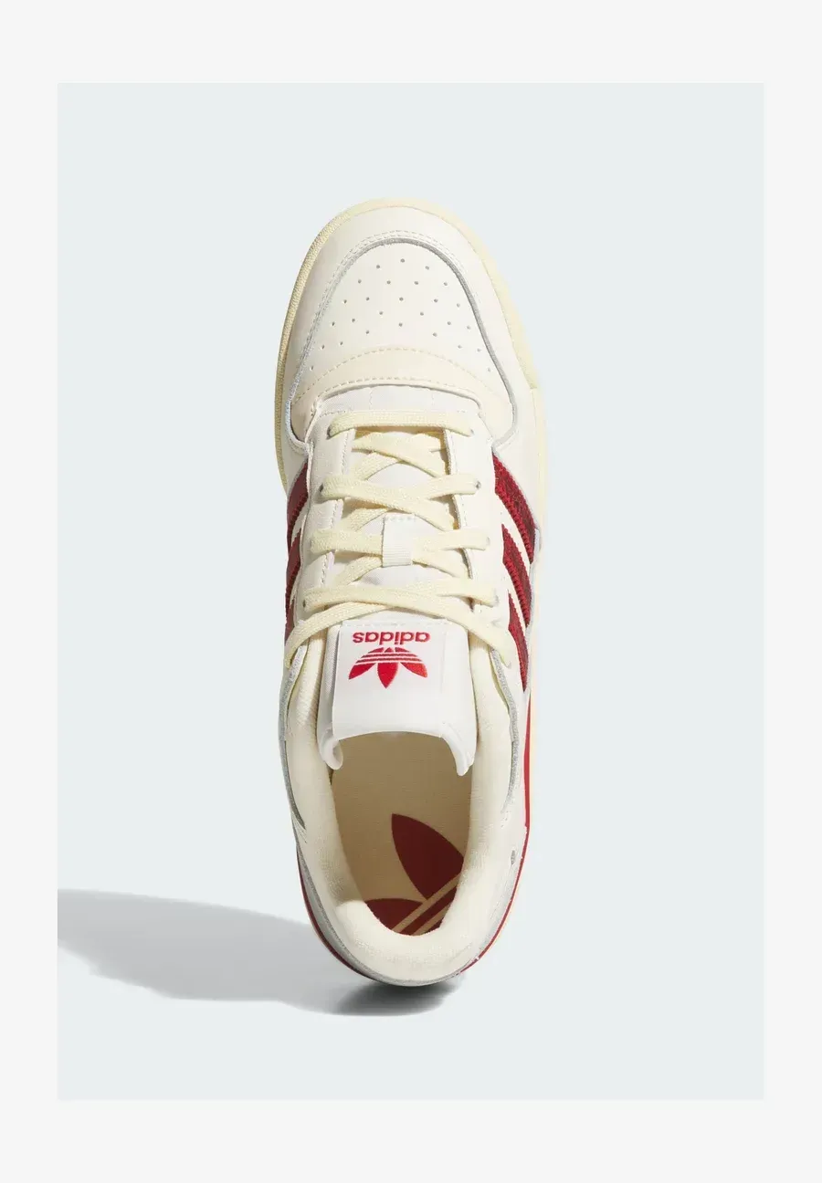 Фото № 3 с приближением к товару «‎Trainers»