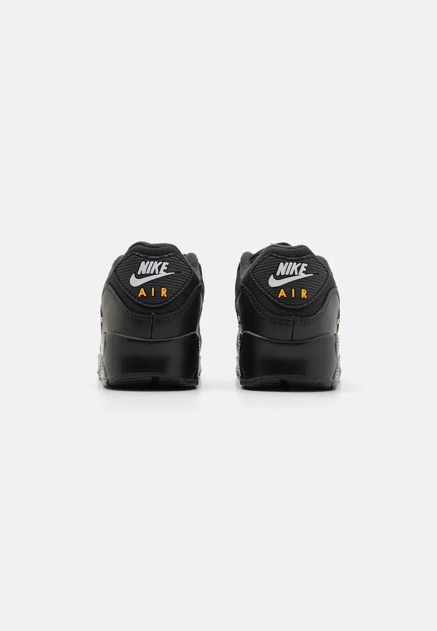 Фото № 3 с приближением к товару «‎AIR MAX 90 UNISEX»