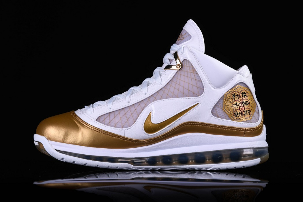 Фото № 1 с приближением к товару «‎Nike Lebron 7 QS China Moon »