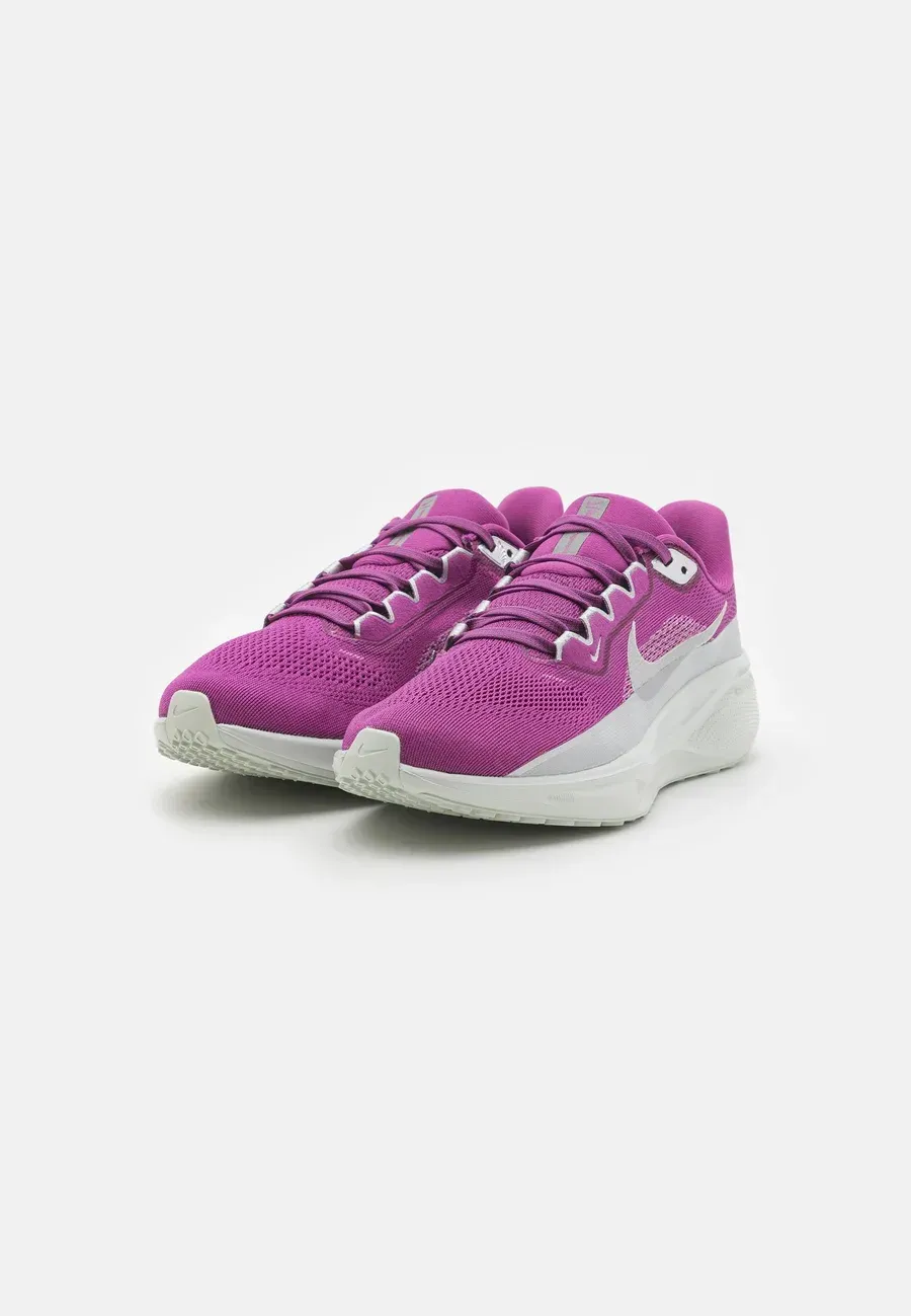 Фото № 2 с приближением к товару «‎AIR ZOOM PEGASUS 41 PRM»