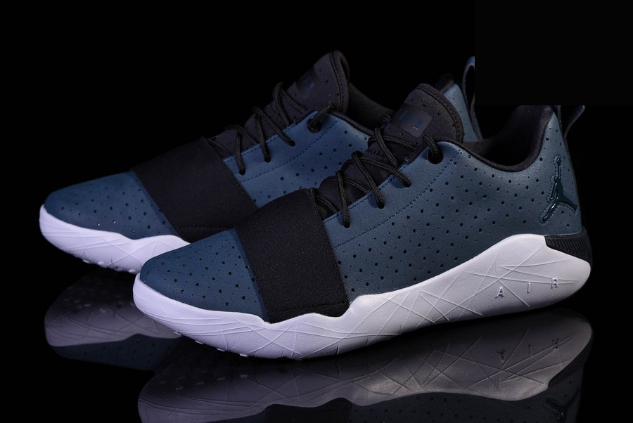 Фото № 2 с приближением к товару «‎Nike Air Jordan Breakout French »