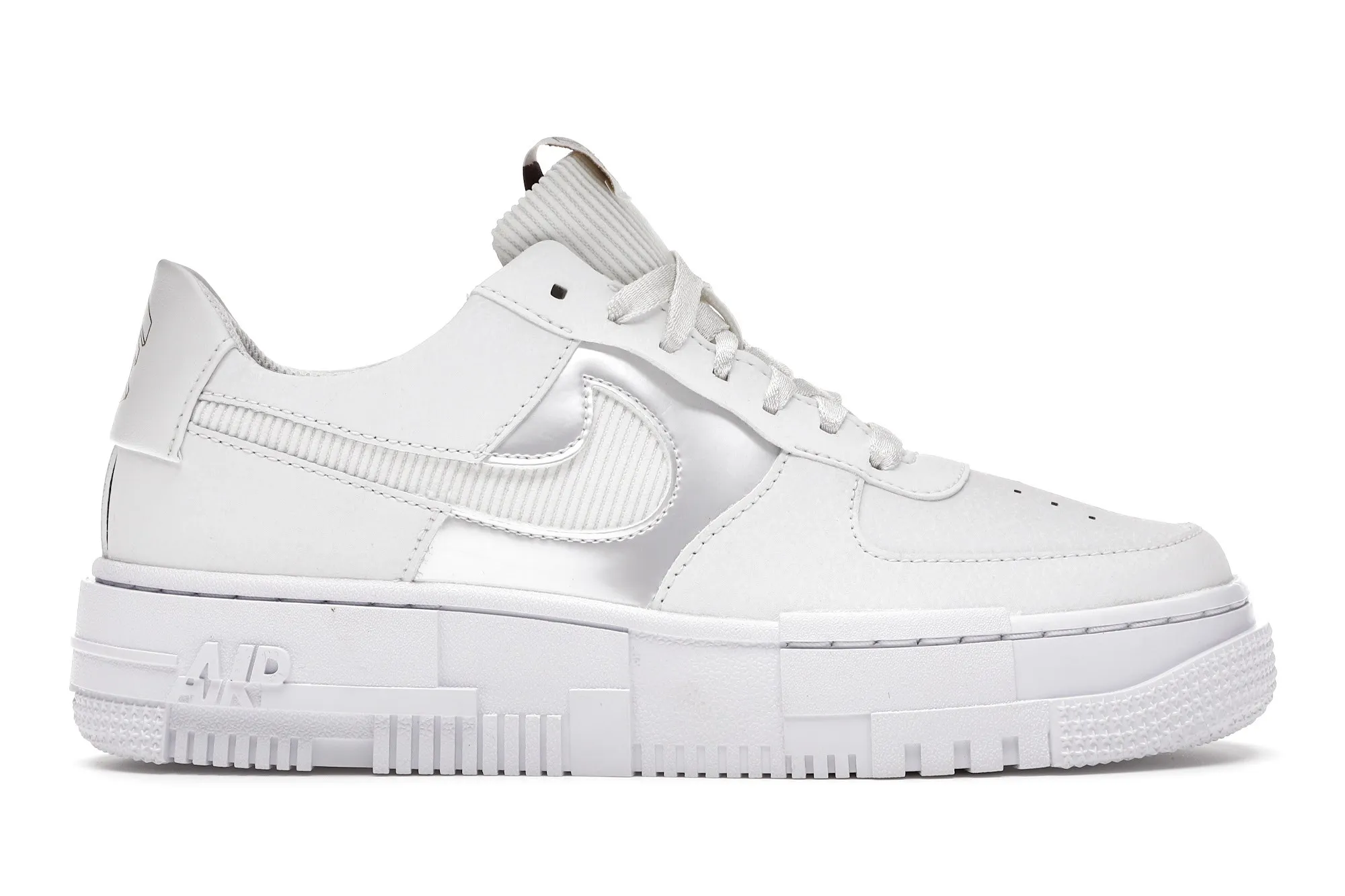 Фото № 1 с приближением к товару «‎Nike Air Force 1 Low Pixel Summit White »