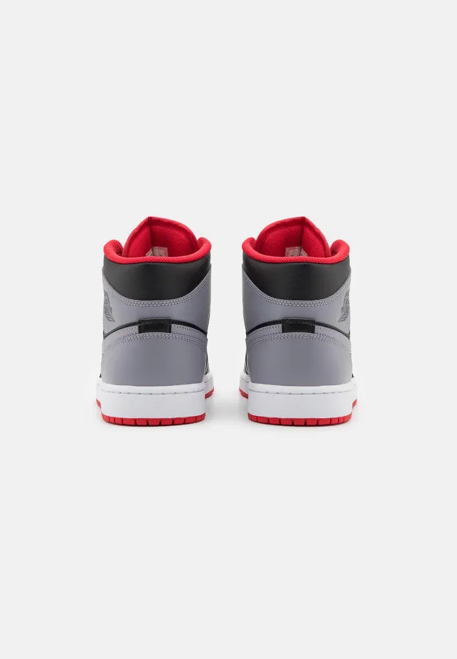 Фото № 3 с приближением к товару «‎AIR JORDAN 1 MID»