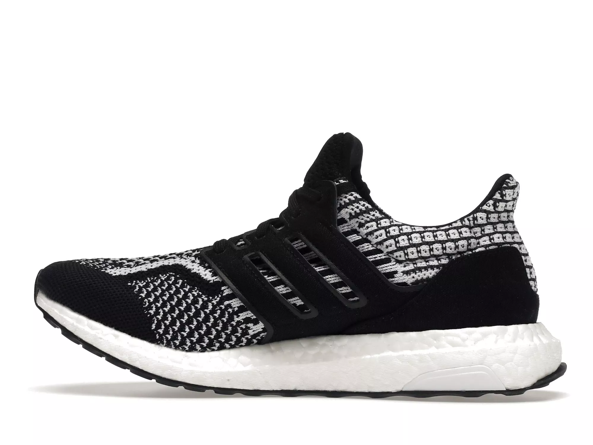 Фото № 5 с приближением к товару «‎adidas Ultra Boost 5.0 DNA Oreo»