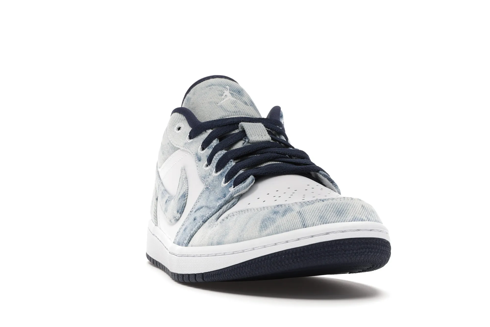 Фото № 2 с приближением к товару «‎Jordan 1 Low Washed Denim»