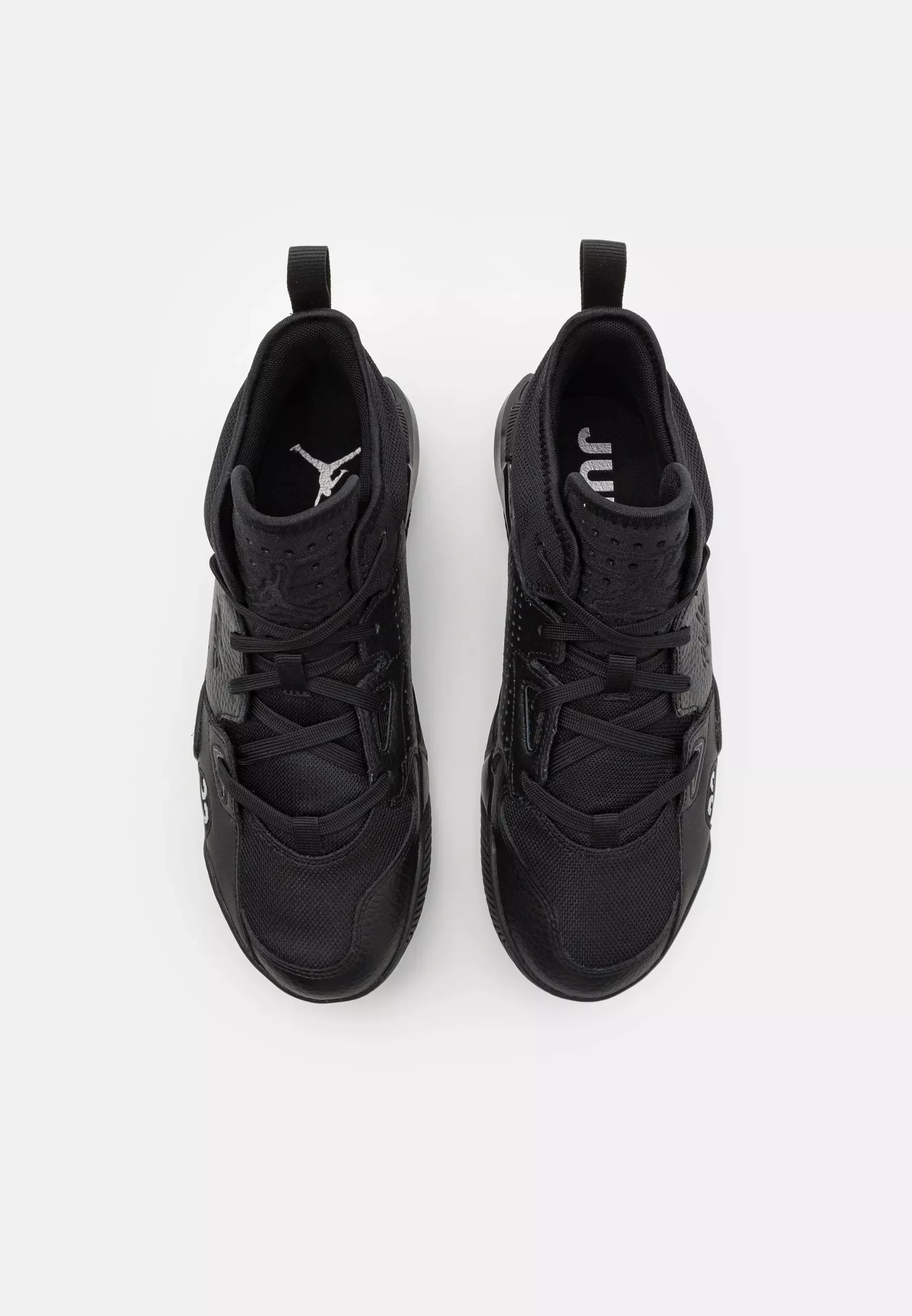 Фото № 4 с приближением к товару «‎JORDAN STAY LOYAL 2»