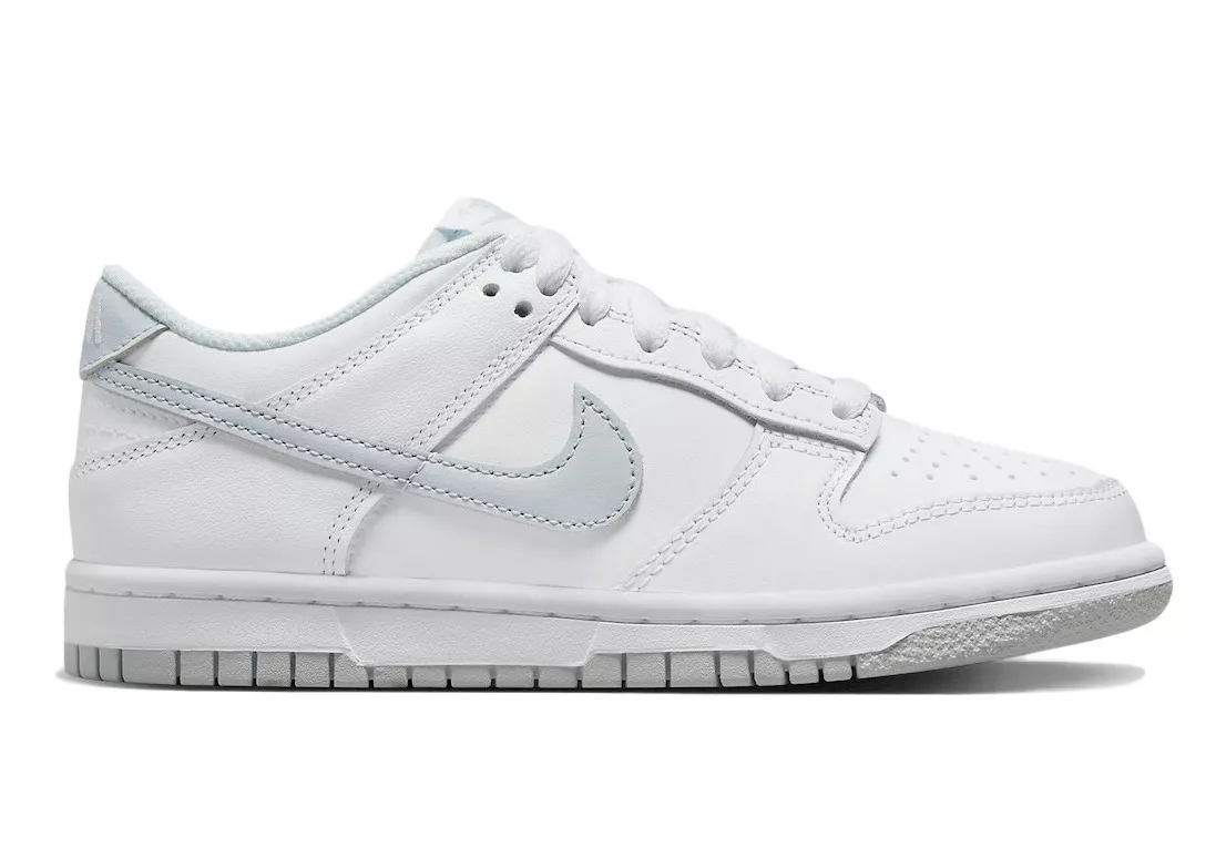 Фото № 1 с приближением к товару «‎Nike Dunk Low White Pure Platinum »