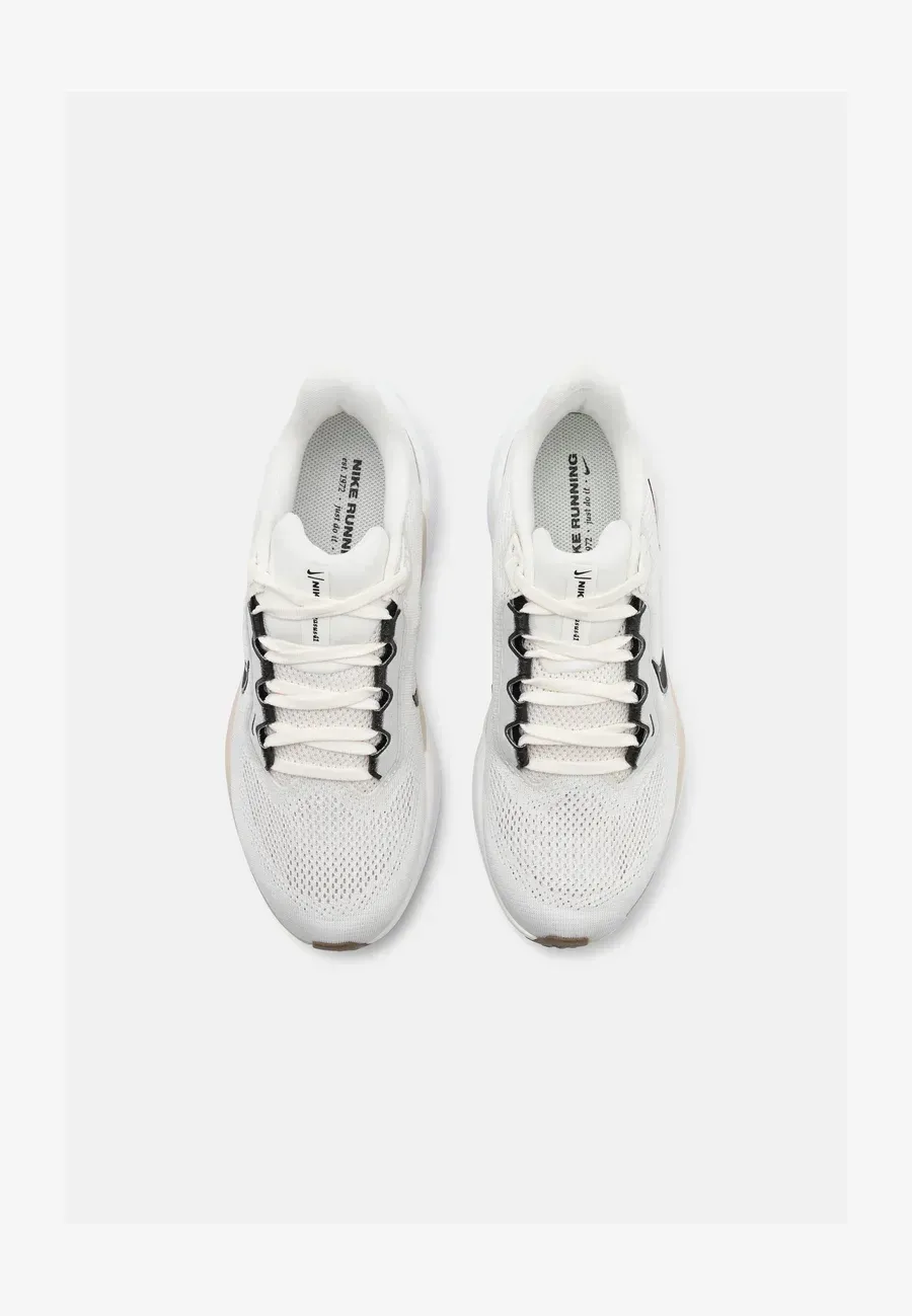 Фото № 4 с приближением к товару «‎AIR ZOOM PEGASUS 41»