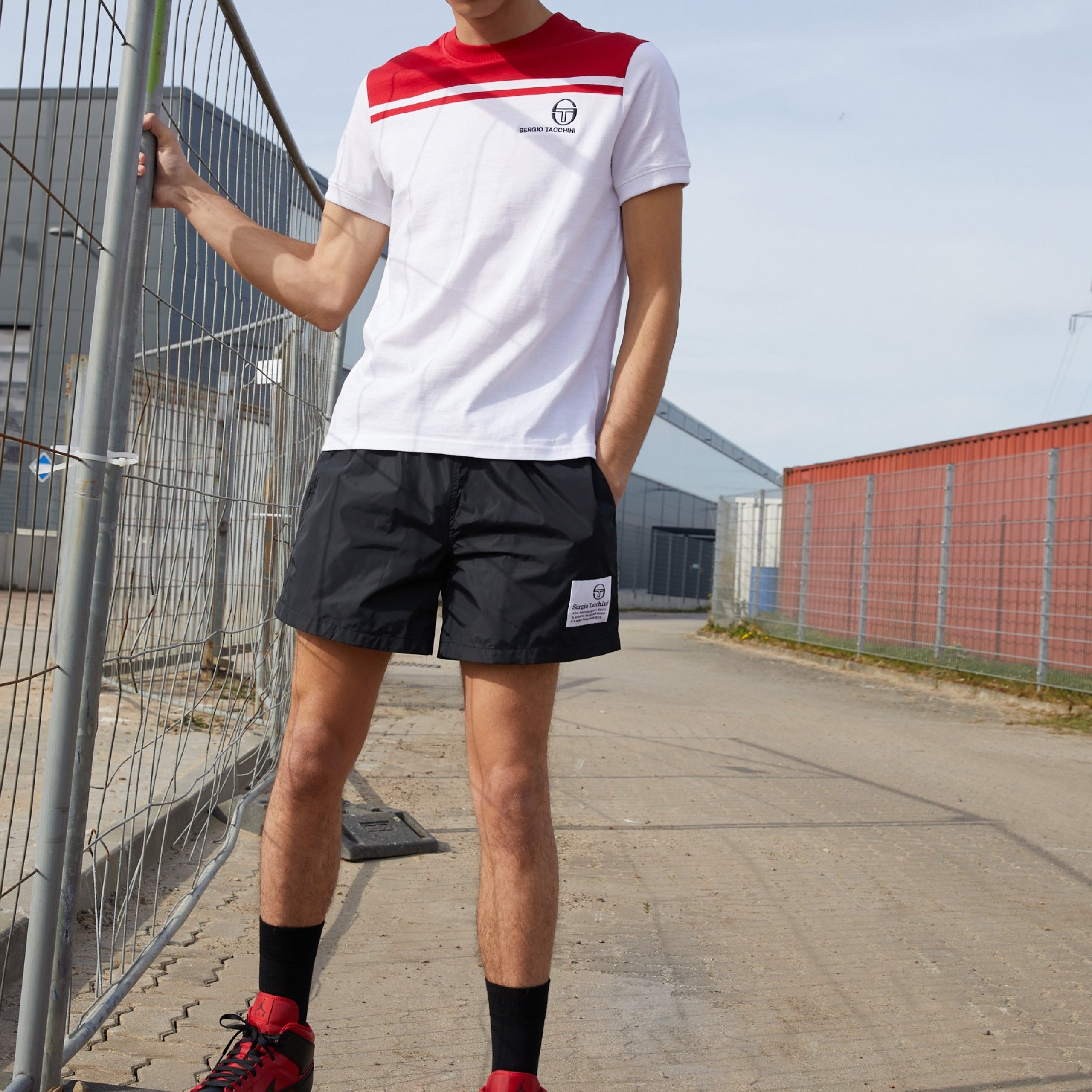 Фото № 2 с приближением к товару «‎Air Jordan 1 »