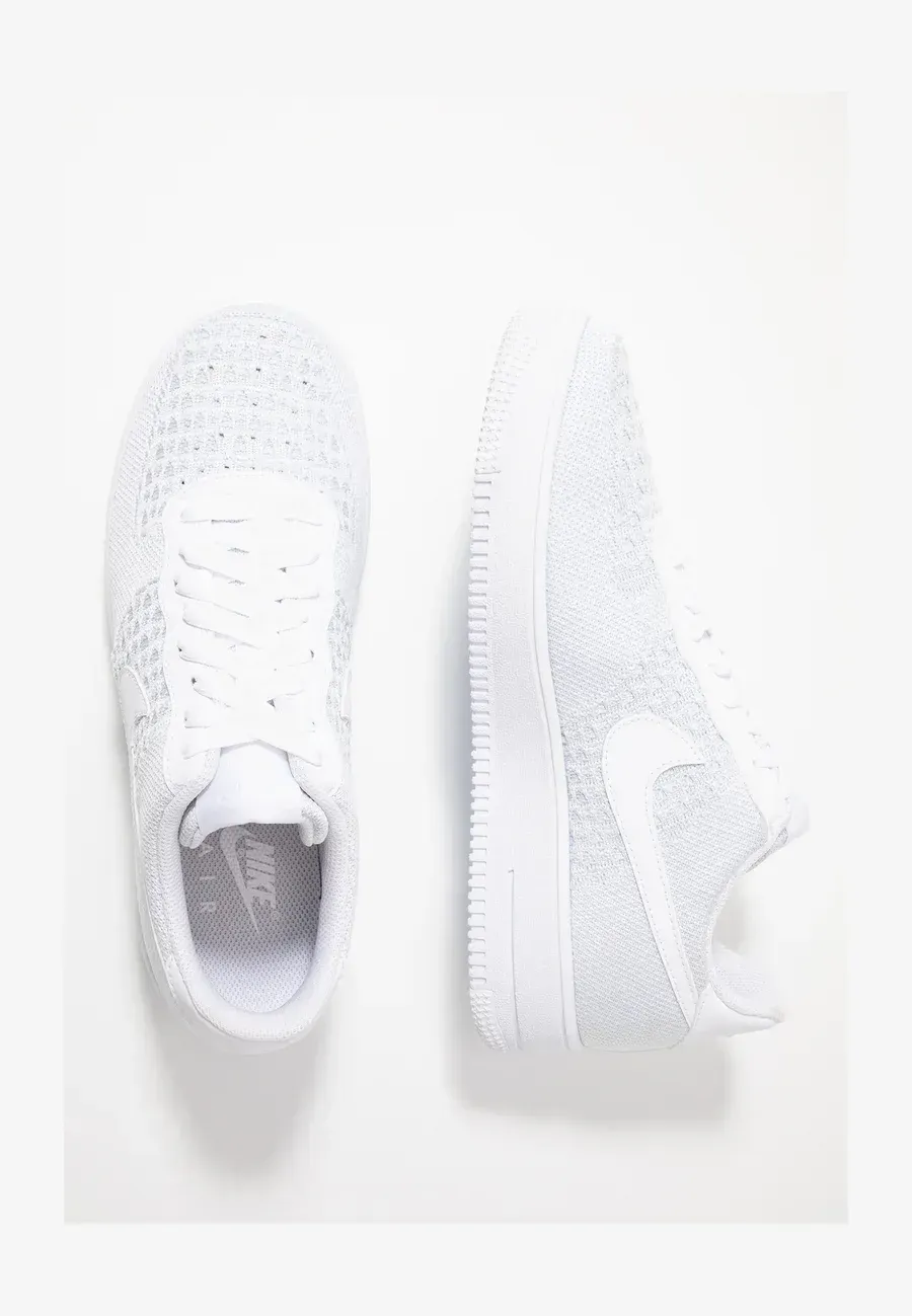 Фото № 2 с приближением к товару «‎AIR FORCE 1 FLYKNIT 2.0»