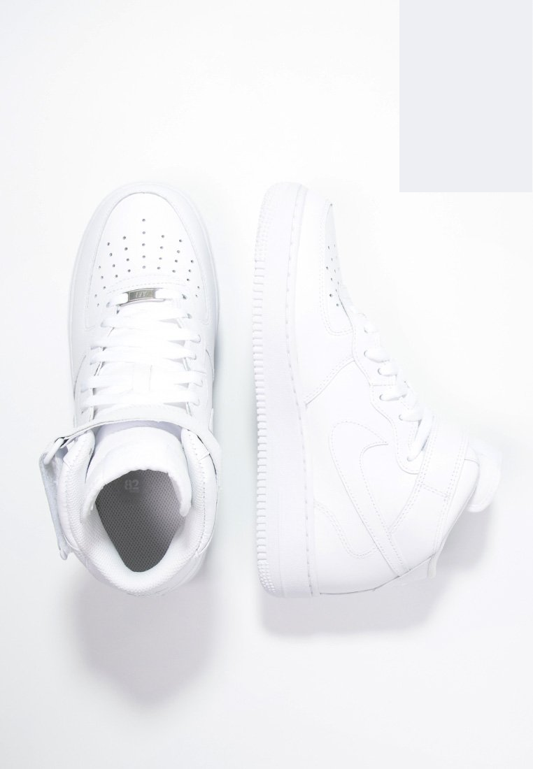 Фото № 2 с приближением к товару «‎Nike Air Force 1 ’07 »