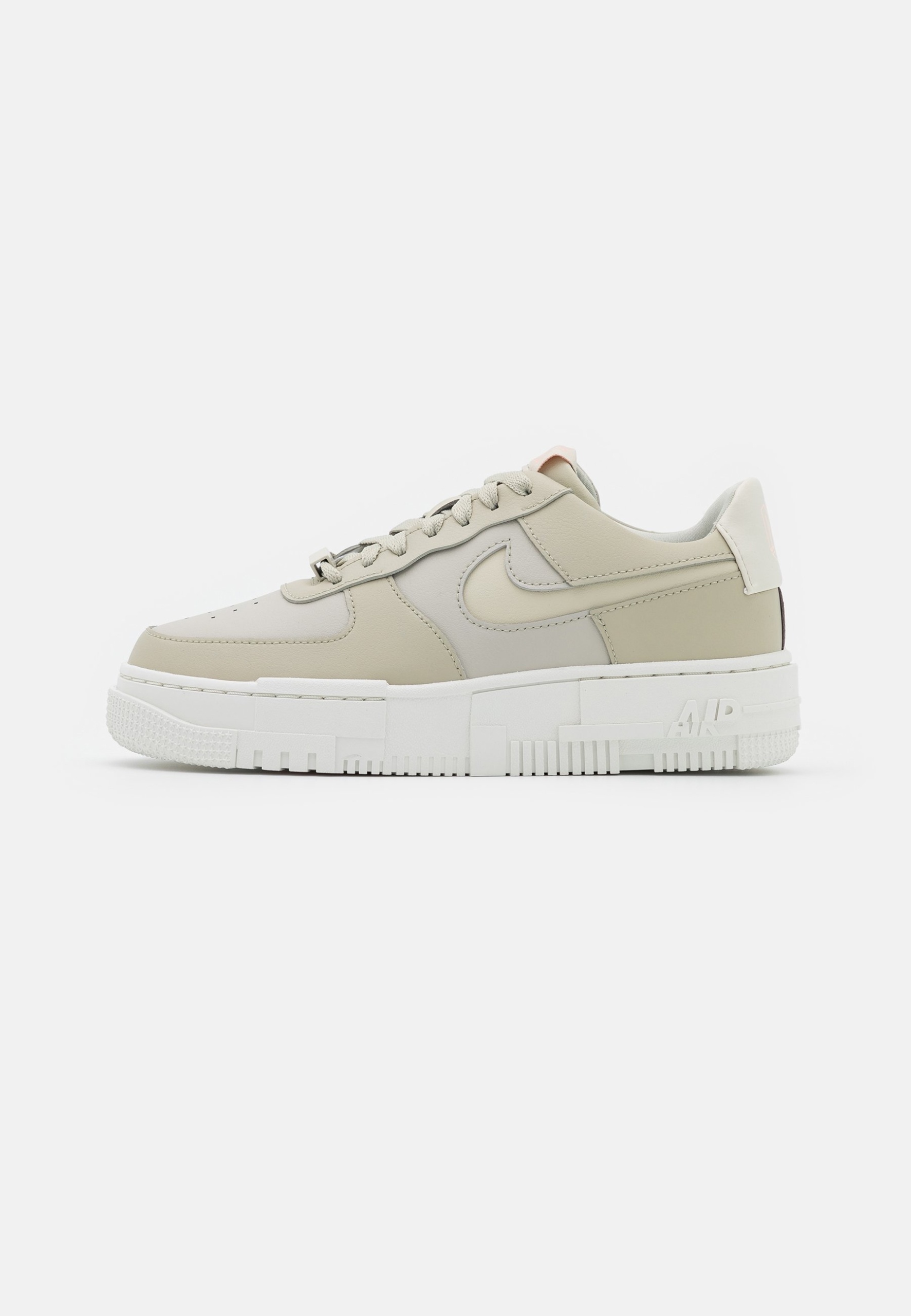 Фото № 1 с приближением к товару «‎Nike Af1 Pixel »