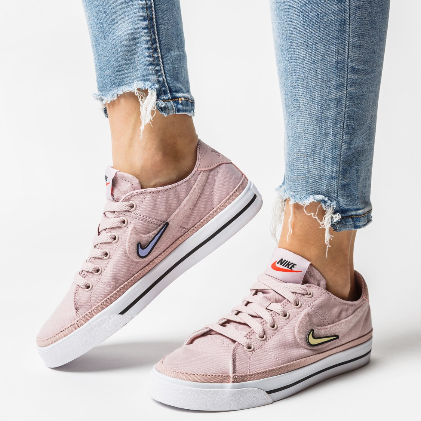 Фото № 2 с приближением к товару «‎Nike Court Legacy Valentines Day»