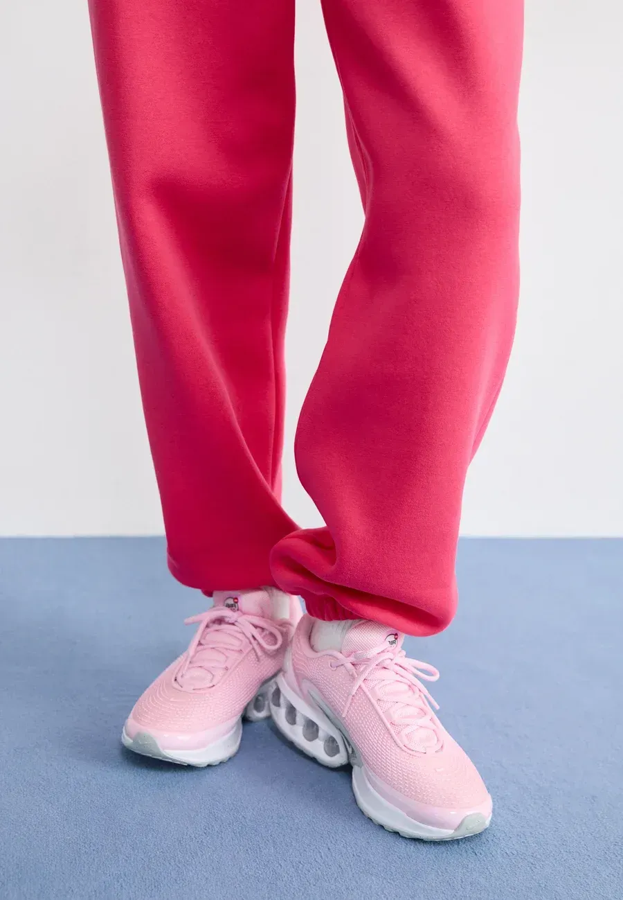 Фото № 2 с приближением к товару «‎AIR MAX DN SE»