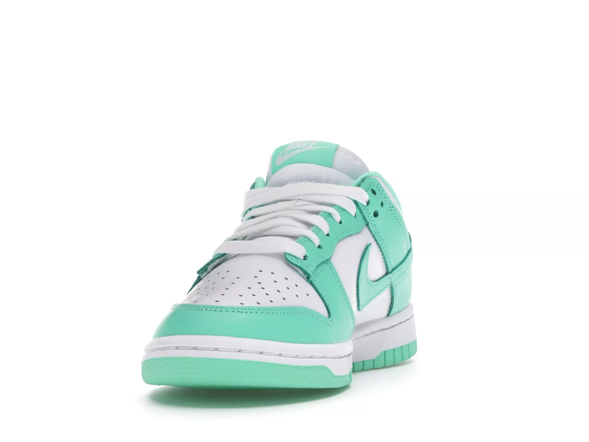 Фото № 5 с приближением к товару «‎Nike Dunk Low Green Glow »