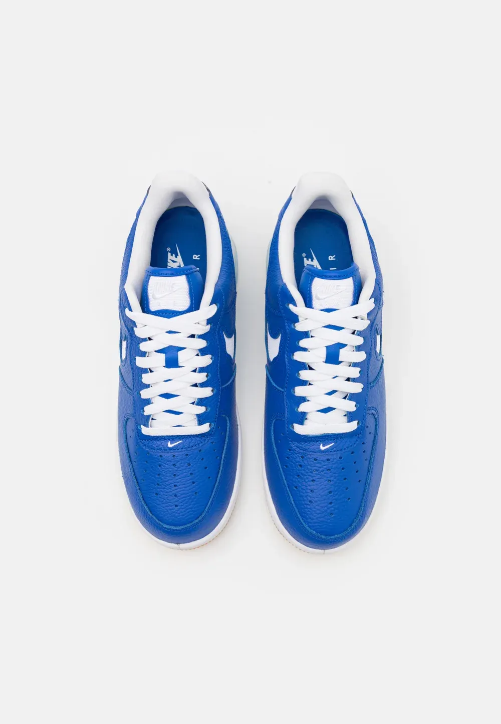 Фото № 4 с приближением к товару «‎AIR FORCE 1»