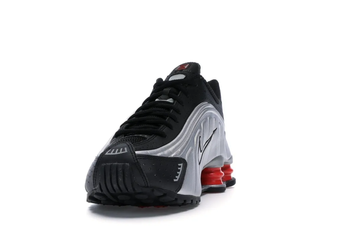Фото № 2 с приближением к товару «‎Nike Shox R4 Black Metallic Silver (2018)»