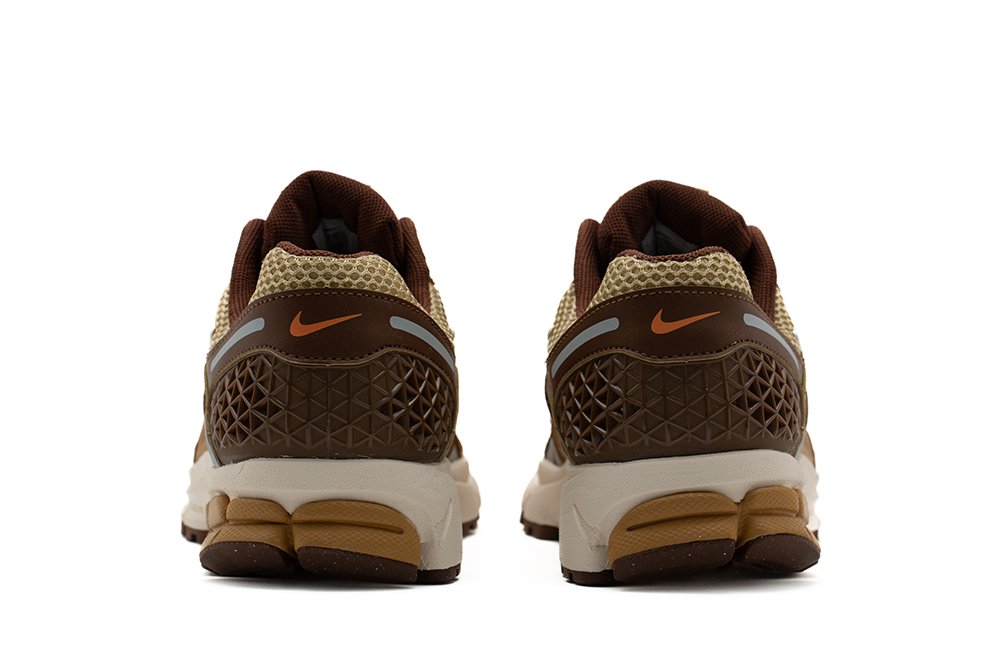 Фото № 3 с приближением к товару «‎Nike Zoom Vomero 5 «wheat Grass»»