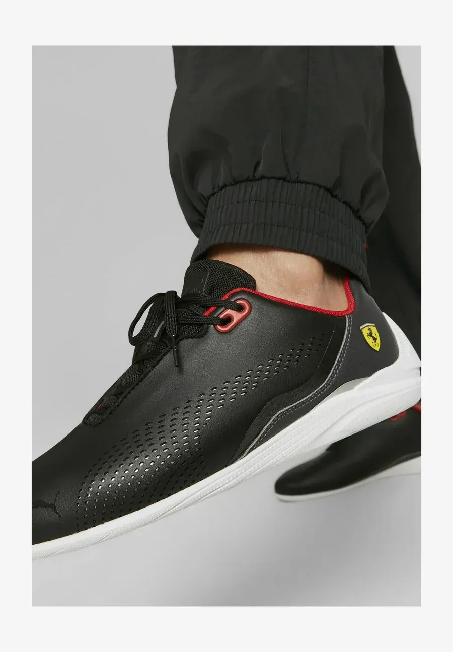 Фото № 1 с приближением к товару «‎SCUDERIA FERRARI DRIFT CAT DECIMA»