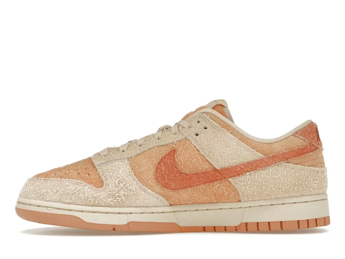 Фото № 3 с приближением к товару «‎Nike Dunk Low»