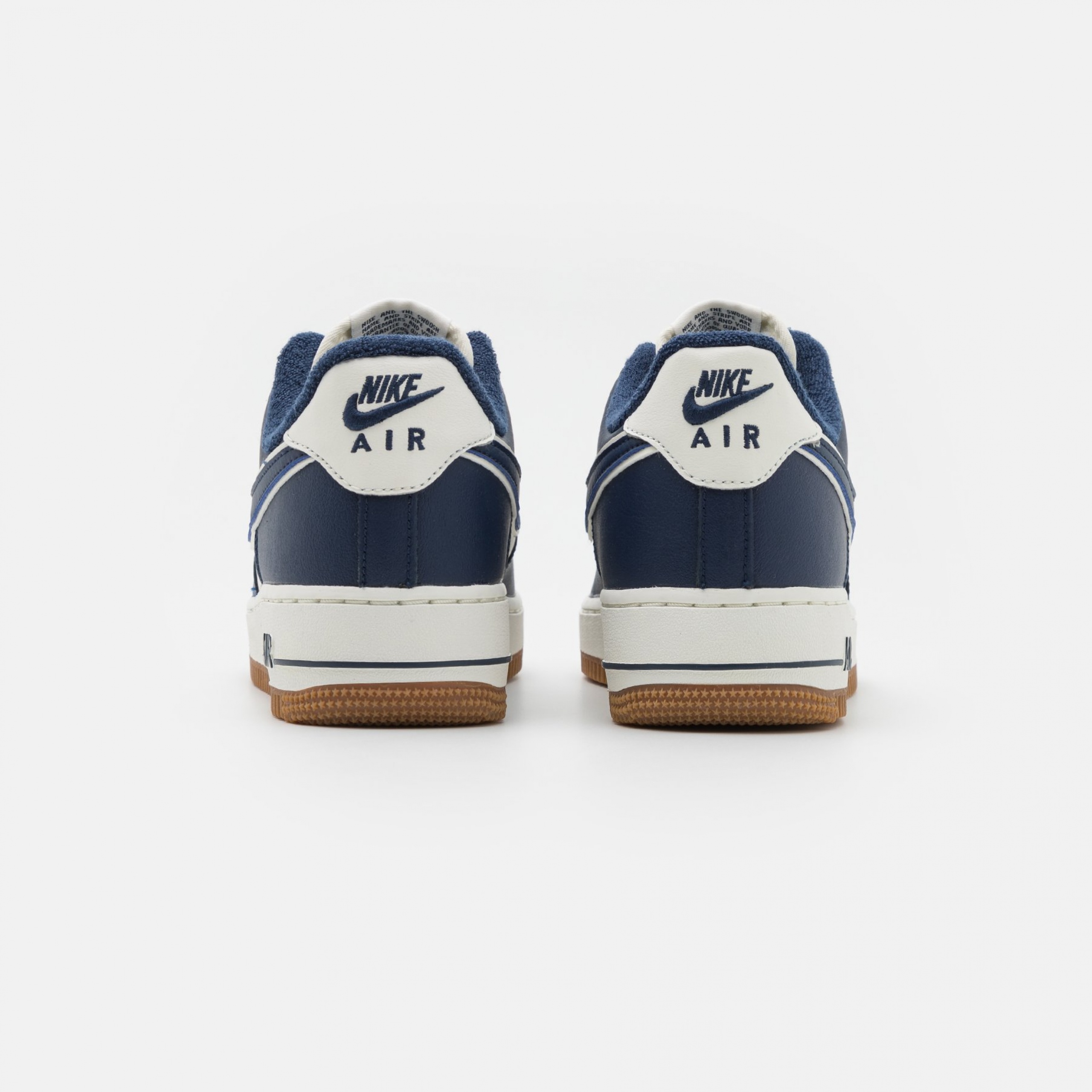 Фото № 3 с приближением к товару «‎Nike Air Force 1 07 Lv8 »