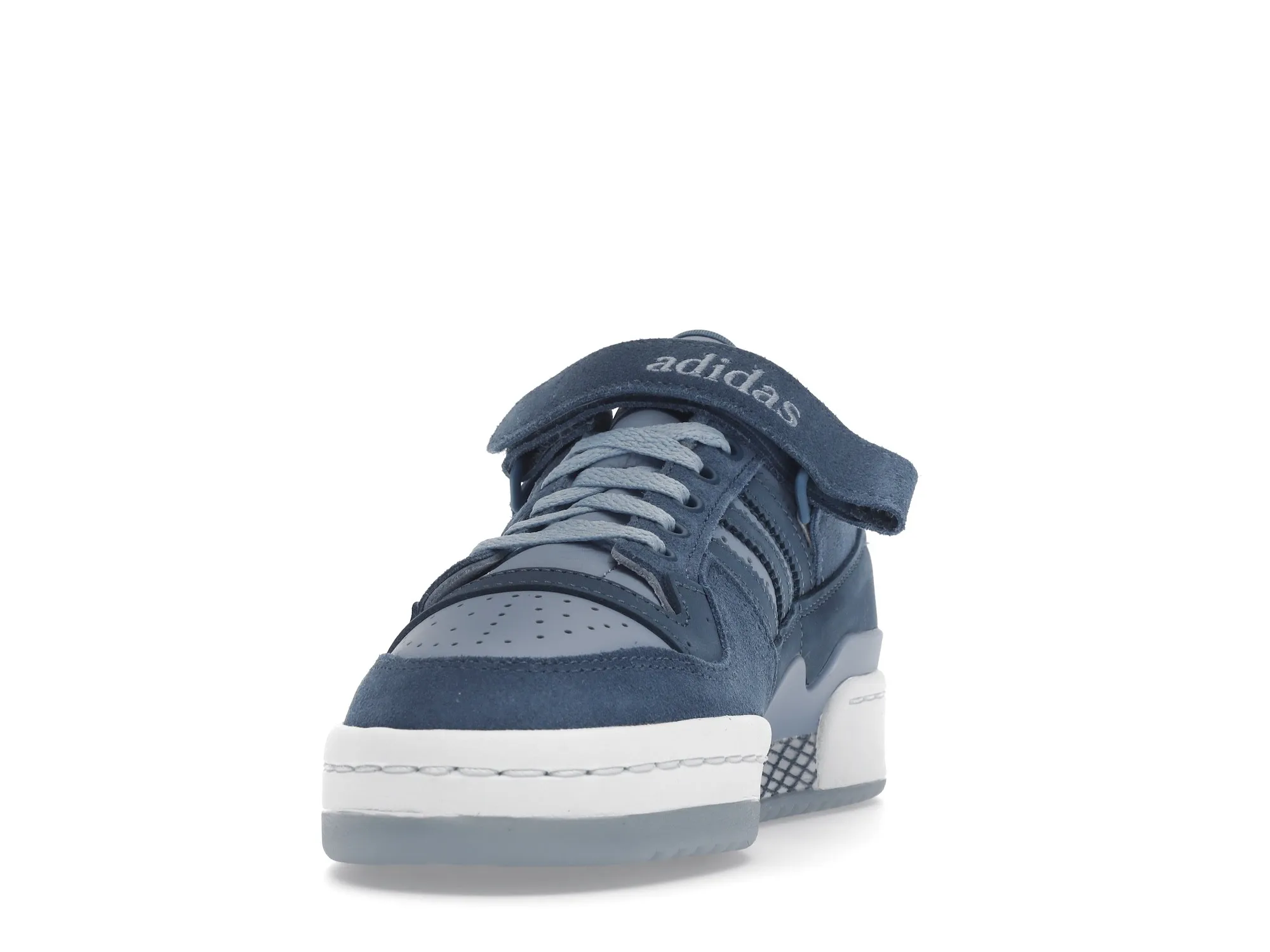 Фото № 3 с приближением к товару «‎adidas Forum Low Ambient Sky»