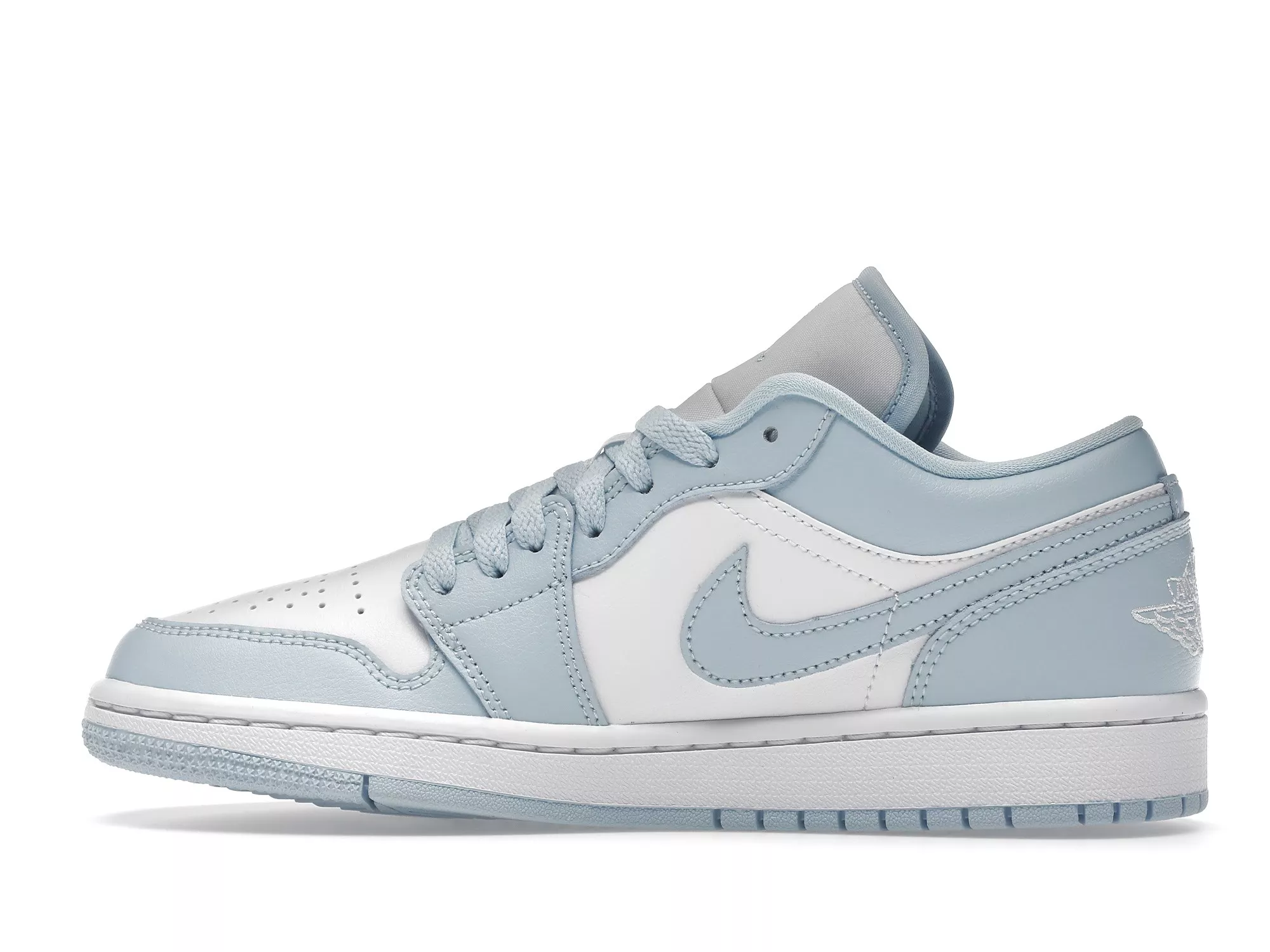 Фото № 3 с приближением к товару «‎Jordan 1 Low White Ice Blue »