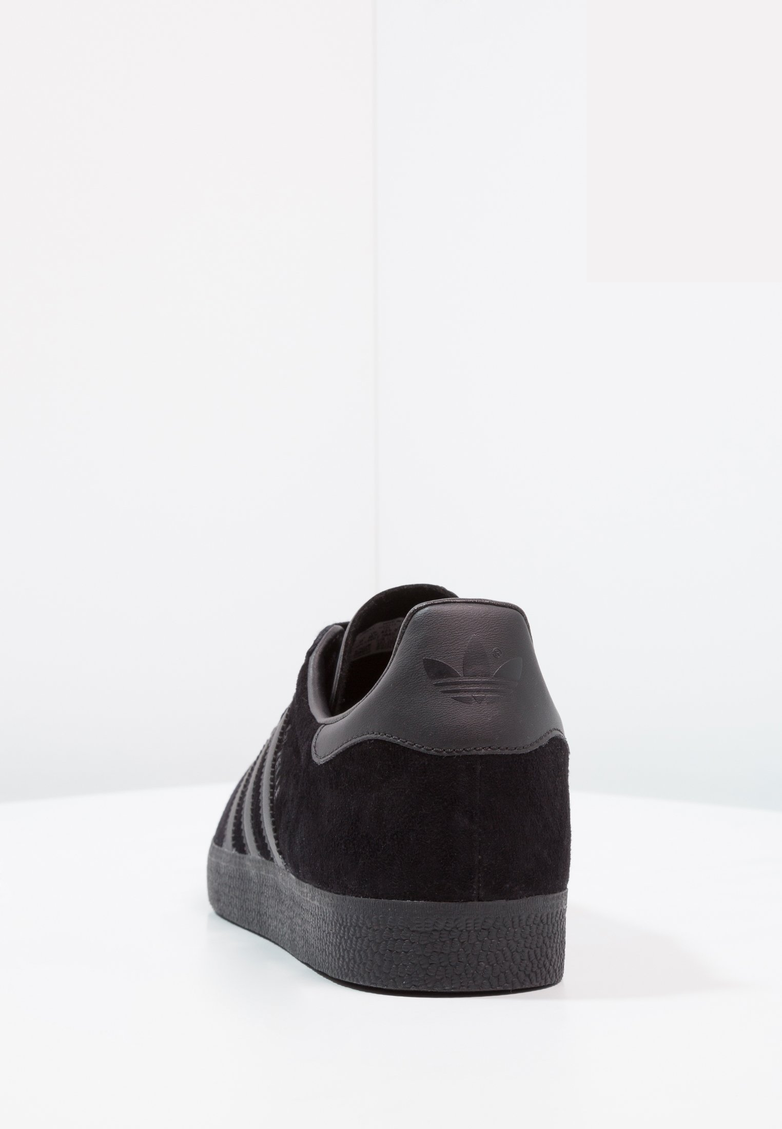 Фото № 3 с приближением к товару «‎Adidas Gazelle »