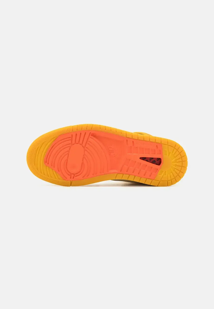 Фото № 4 с приближением к товару «‎AIR JORDAN 1 ZM AIR CMFT 2»