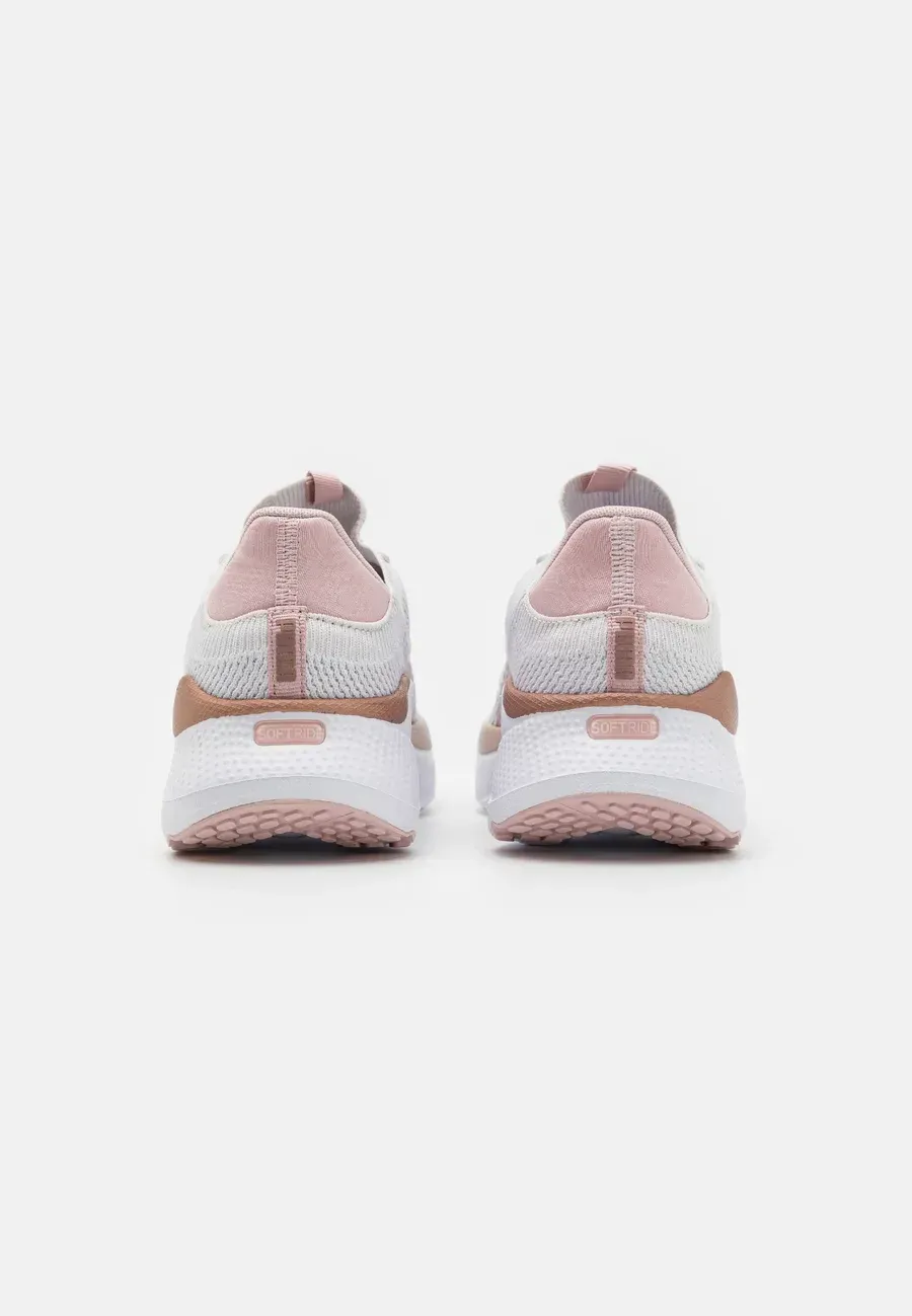 Фото № 3 с приближением к товару «‎SOFTRIDE MAYVE»