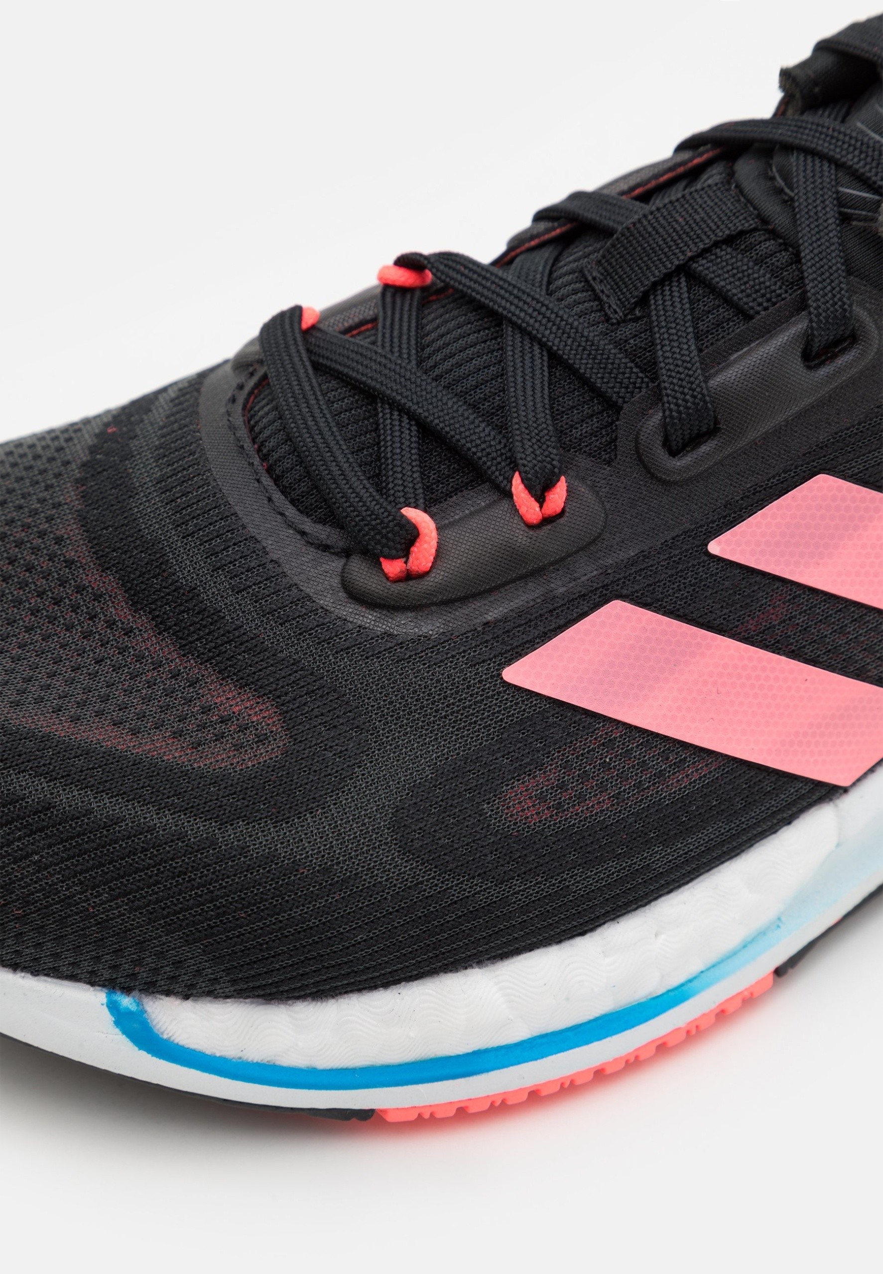 Фото № 4 с приближением к товару «‎Adidas Supernova W»