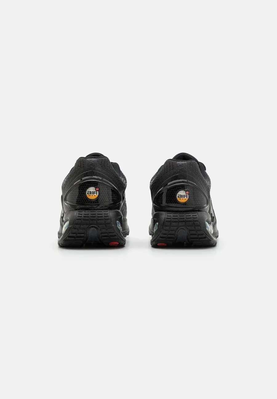 Фото № 3 с приближением к товару «‎AIR MAX DN»