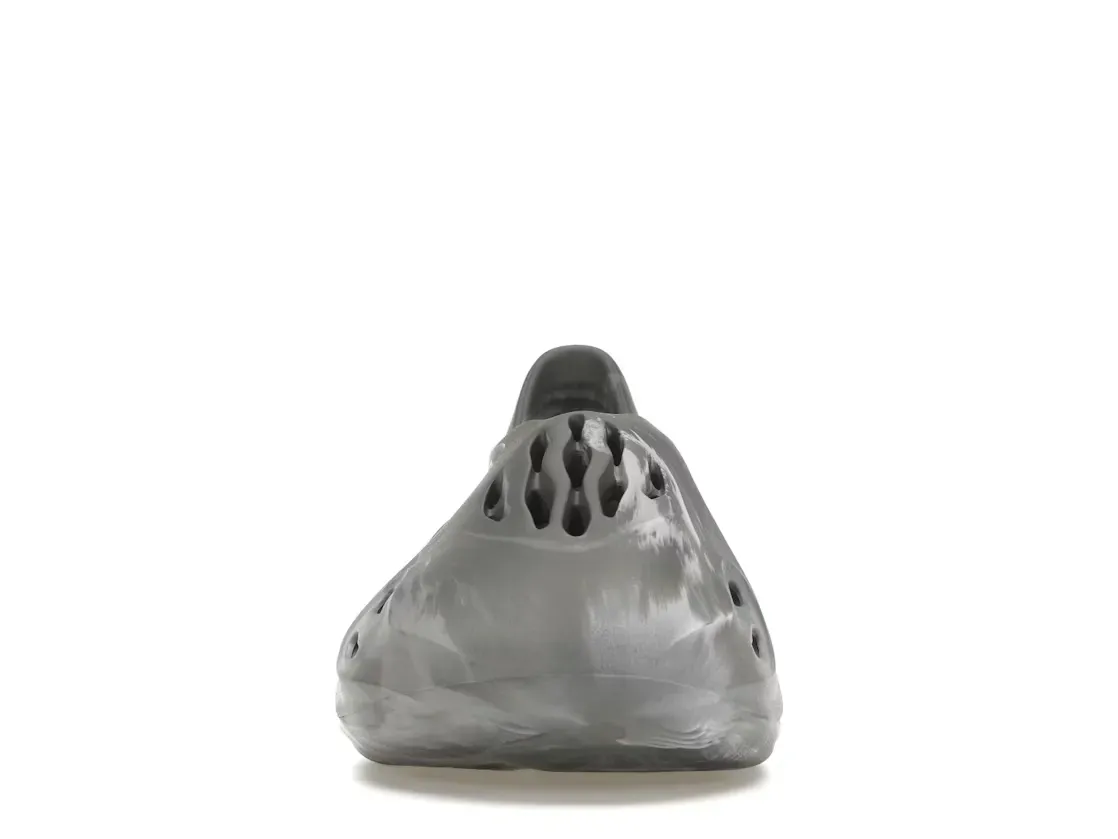 Фото № 2 с приближением к товару «‎adidas Yeezy Foam RNR»