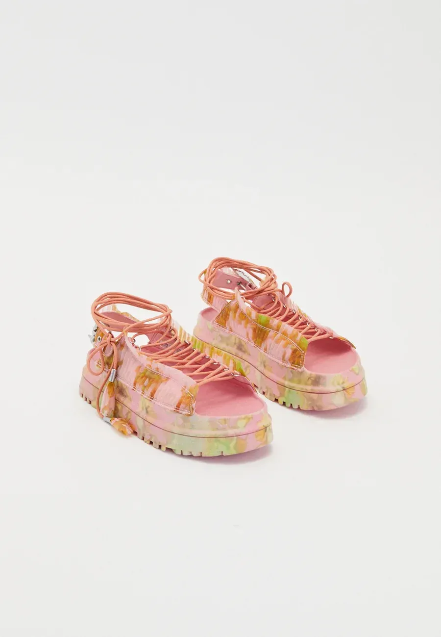 Фото № 1 с приближением к товару «‎UGG X COLLINA STRADA GOLDENGLOW SANDAL»