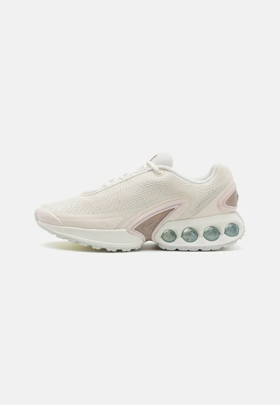 Фото № 1 с приближением к товару «‎AIR MAX DN SE»