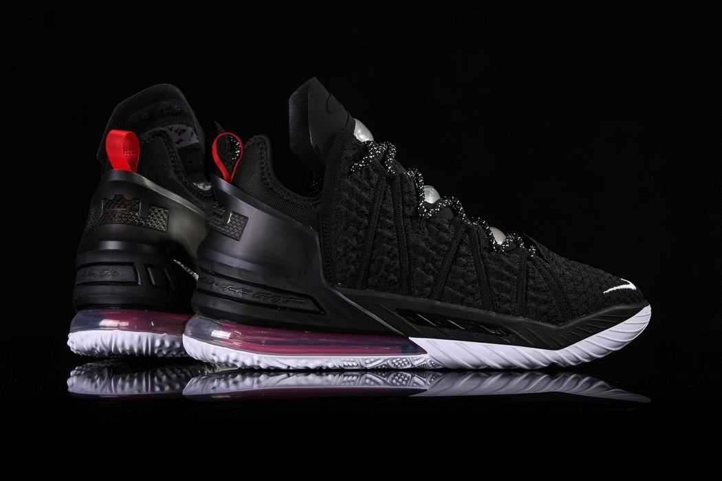 Фото № 3 с приближением к товару «‎Nike Lebron 18»